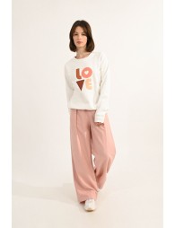 Loose sweater with LOVE message