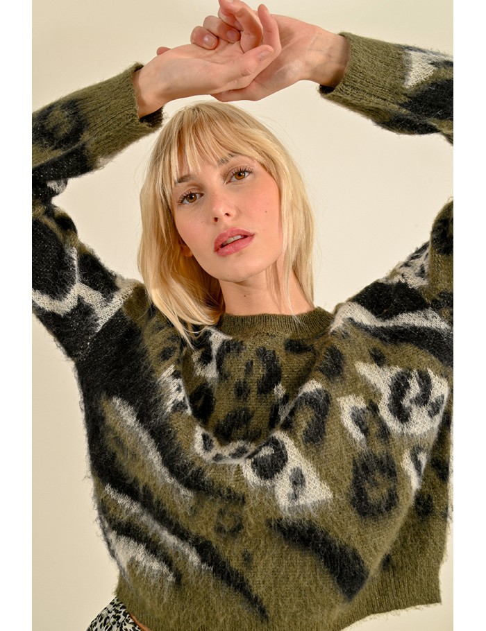 Pull court au motif animalier