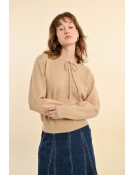 Pull en maille fine, col à nouer