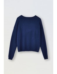 Pull en maille et large cœur sur le devant