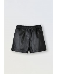 Short en simili cuir