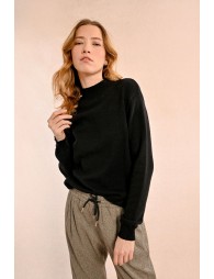 Long-sleeved viscose sweater