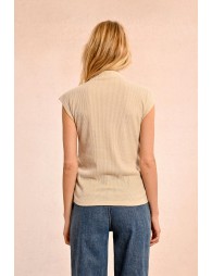 Sleeveless sweater with half-high collar