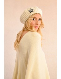 Beret with star