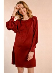 Straight satin dress with fancy sleeves