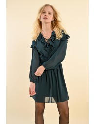 Short dress, ruffled neckline