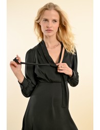 Robe satinée avec ouverture