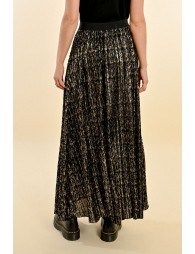 Long pleated skirt