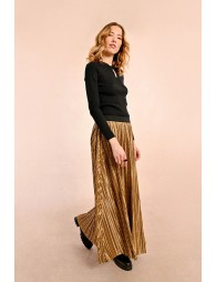 Long pleated skirt