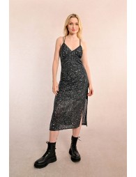 Fine robe à bretelles en sequins