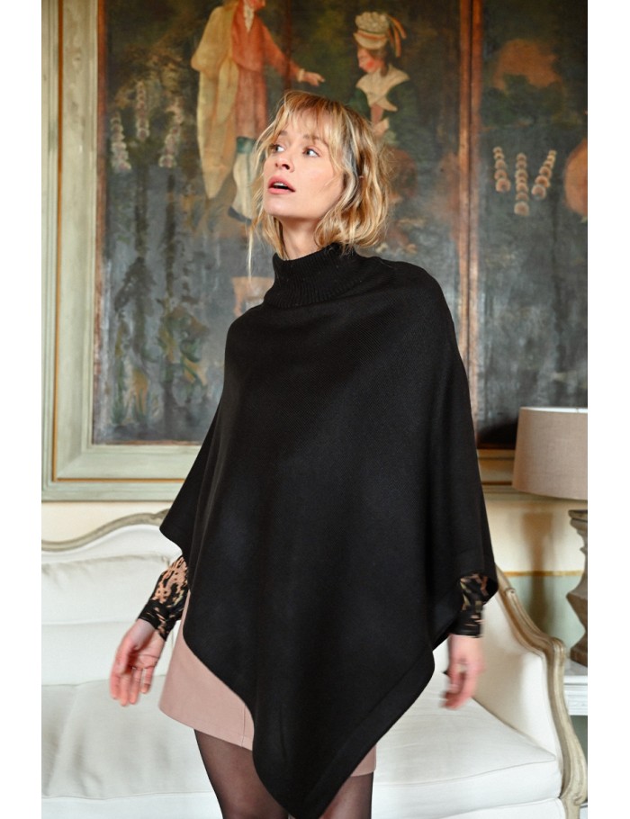 Triangle turtleneck poncho