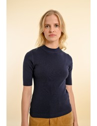 Close-fitting short-sleeved sweater