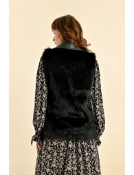 Faux fur sleeveless jacket