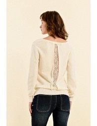 V-neck sweater and lace on the back