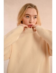 Oversized and asymmetrical sweater