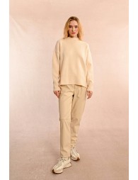 Pull oversize et asymétrique