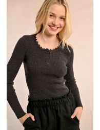 Fine ribbed and buttoned sweater