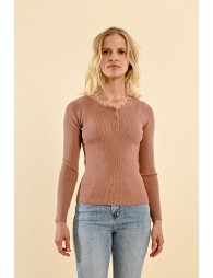 Fine ribbed and buttoned sweater