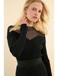 Ribbed sweater and fishnet bust