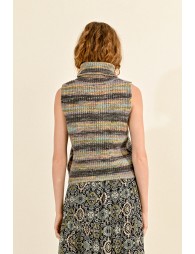 Multicolor sleeveless turtleneck sweater