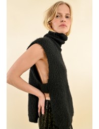 Sleeveless openwork sweater with turtleneck