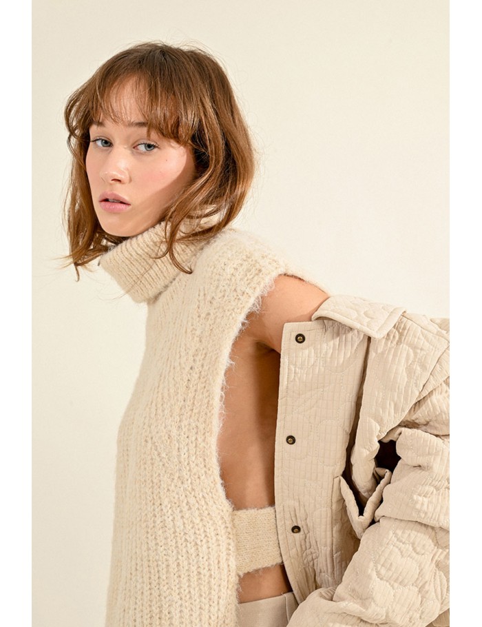 Sleeveless openwork sweater with turtleneck