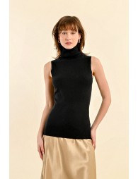 Sleeveless turtleneck sweater