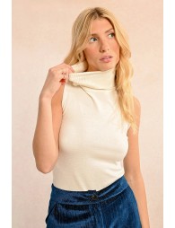 Sleeveless turtleneck sweater