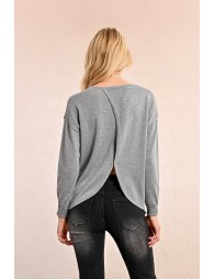 Pull ouvert au dos