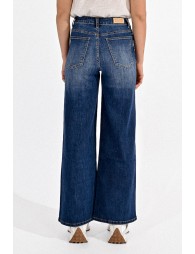 High-waisted wide-leg jeans