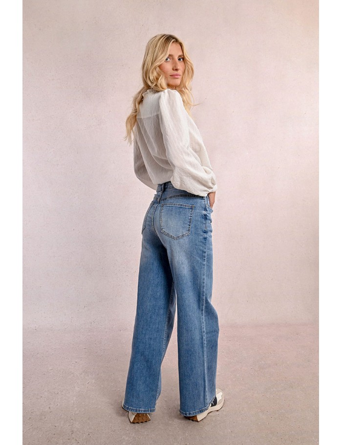 High-waisted wide-leg jeans