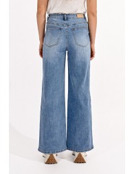 High-waisted wide-leg jeans