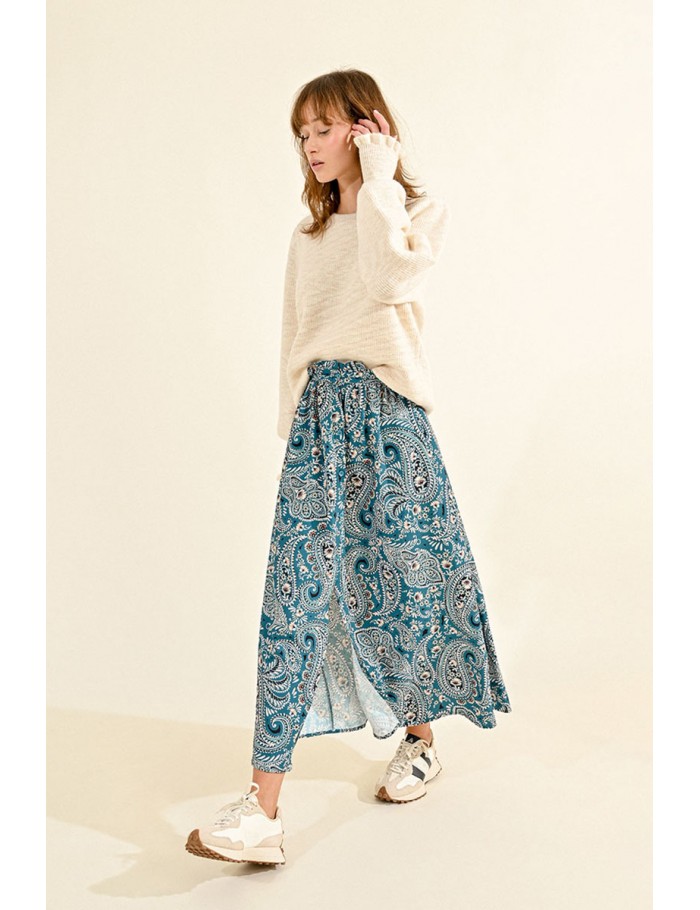 Buttoned mid-length skirt