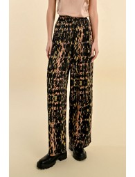 High-waisted printed pants