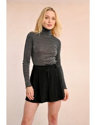 Short skirt, pleated in velvet