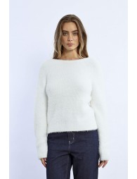 Pull doux et dos nu