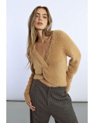 Pull doux et dos nu