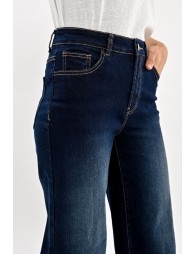 High-waisted wide-leg jeans