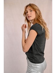 Sleeveless iridescent t-shirt