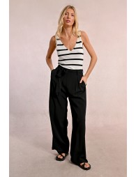 Pantalón largo con lazada y pliegues