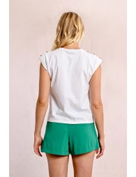 T-shirt with wide shoulders