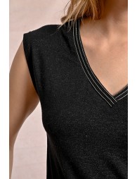 V-neck T-shirt, decorated with rhinestones