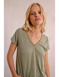 Flowy V-neck T-shirt