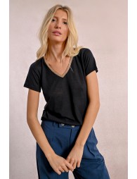 Flowy V-neck T-shirt