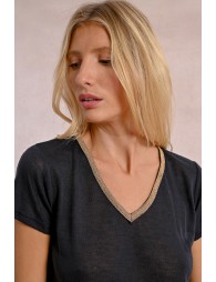 Flowy V-neck T-shirt