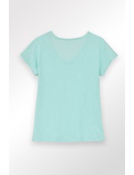 V-neck t-shirt