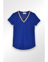 T-shirt, iridescent neckline