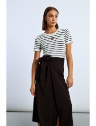 Falda midi con lazada