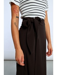 Falda midi con lazada