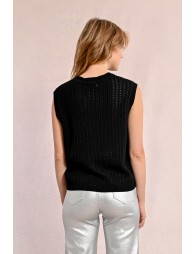 Sleeveless sweater